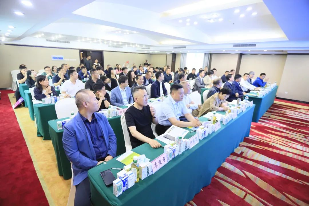 河南省2024國(guó)家“學(xué)生飲用奶計(jì)劃”推廣工作推進(jìn)會(huì)在鄭州成功舉辦！