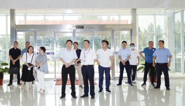 快訊|鄭州市二七區(qū)委副書記、區(qū)長虎榮鑫蒞臨河南花花牛乳業(yè)集團調(diào)研