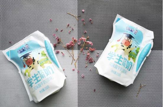 花花牛首款愛克林低溫學(xué)生飲用酸牛奶上市啦?。?！