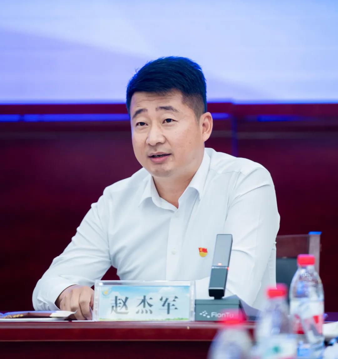 花花牛| 蘭考縣人民政府與蒙牛、花花牛達(dá)成戰(zhàn)略合作 助力河南奶業(yè)高質(zhì)量發(fā)展