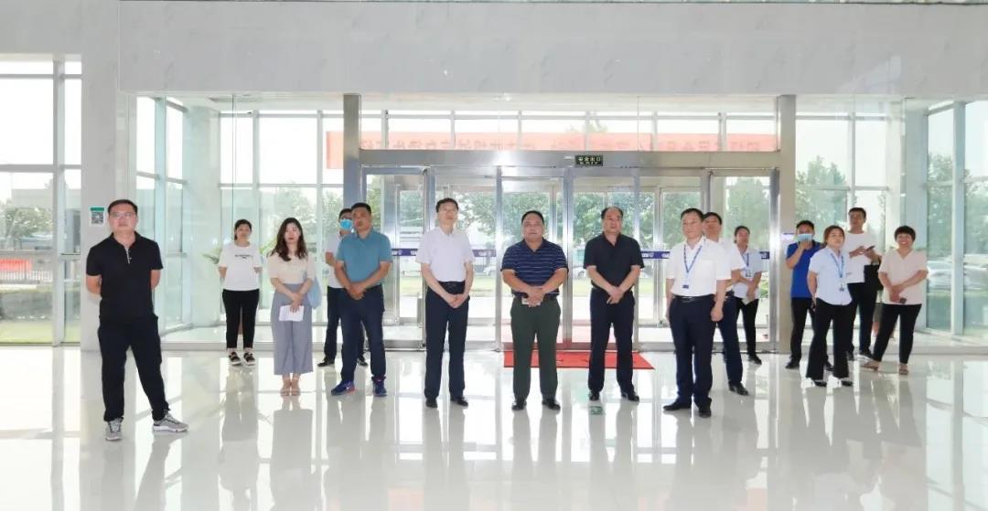 快訊 | 河南省人民政府食品安全委員會辦公室第三批食品安全示范區(qū)驗收組領(lǐng)導(dǎo)蒞臨花花牛乳業(yè)集團驗收食品安全示范區(qū)建設(shè)情況 快訊 | 河南省人民政府食品安全委員會辦公室第三批食品安全示范區(qū)驗收組領(lǐng)導(dǎo)蒞臨花花牛乳業(yè)集團驗收食品安全示范區(qū)建設(shè)情況