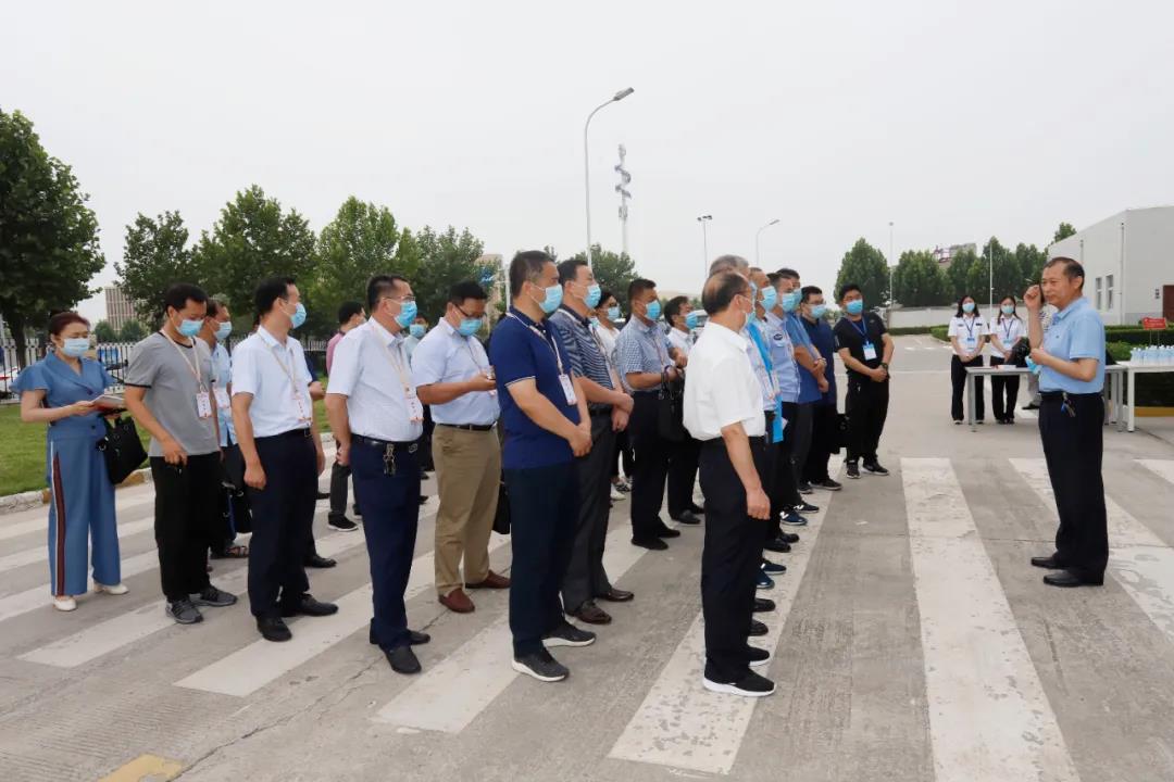 鄭州市安全生產雙重預防體系建設現(xiàn)場觀摩會在花花牛乳業(yè)集團鄭州分公司召開 鄭州市安全生產雙重預防體系建設現(xiàn)場觀摩會在花花牛乳業(yè)集團鄭州分公司召開