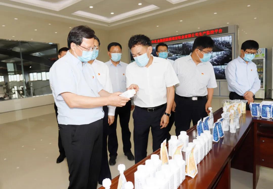 快訊 | 河南省委常委、省紀(jì)委書記、省監(jiān)委主任任正曉蒞臨花花牛乳業(yè)集團新蔡瑞亞牧場調(diào)研