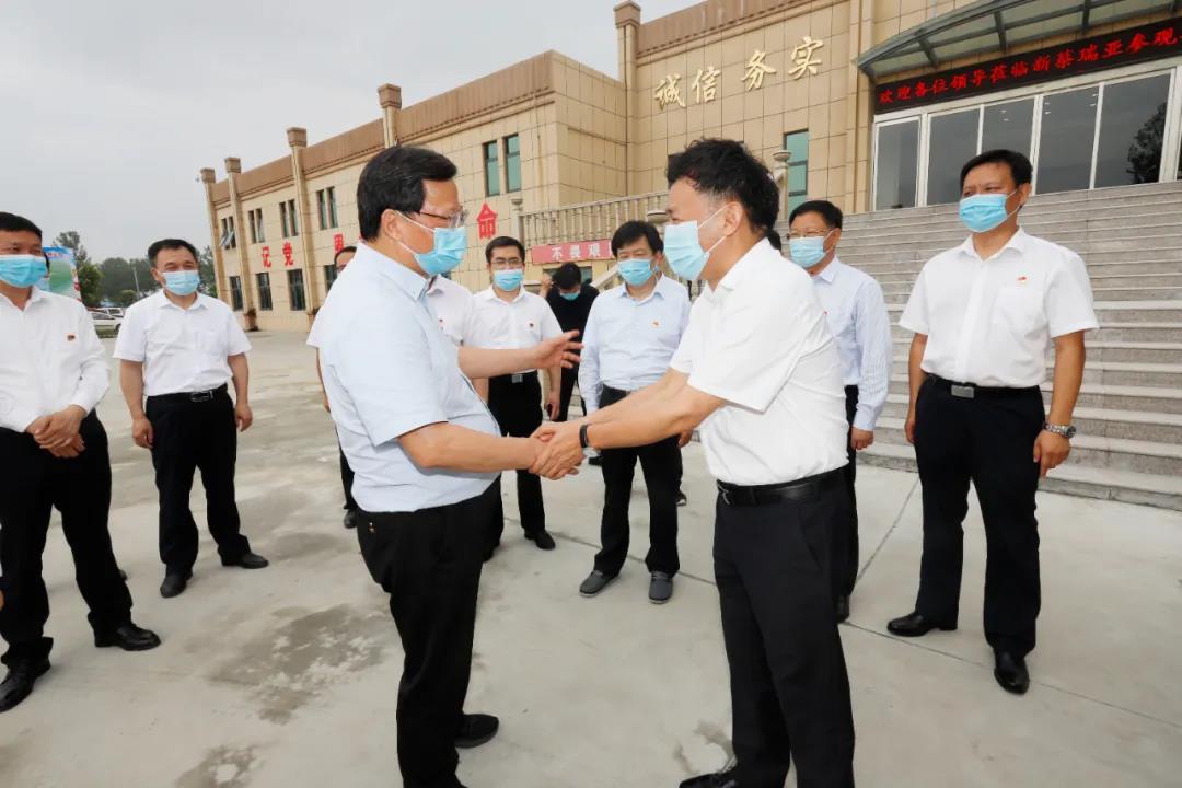 快訊 | 河南省委常委、省紀(jì)委書記、省監(jiān)委主任任正曉蒞臨花花牛乳業(yè)集團新蔡瑞亞牧場調(diào)研