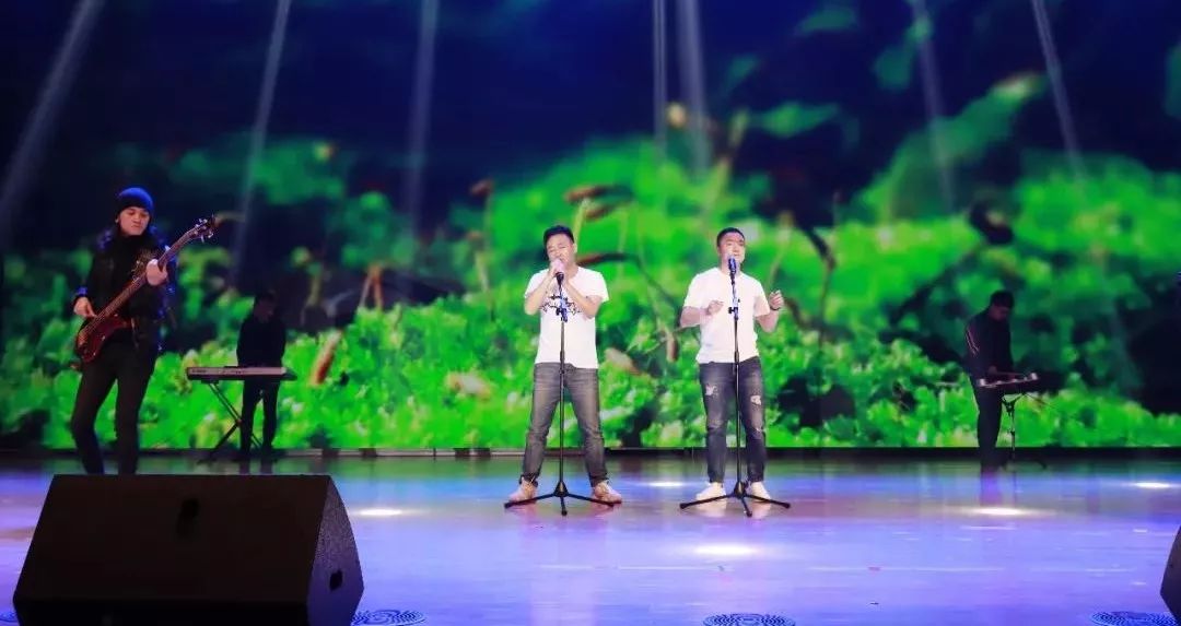 “贏在2019”，花花牛乳業(yè)集團(tuán)2019年新春晚會(huì)盛大開幕