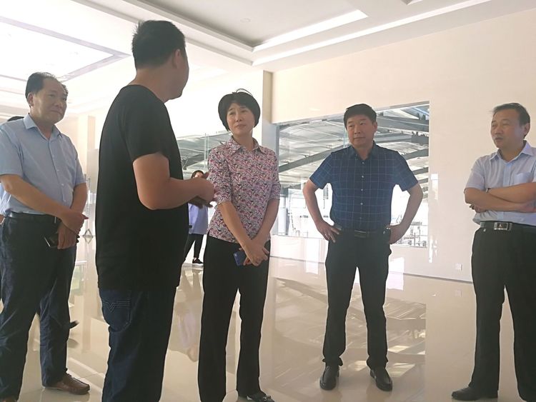 駐馬店市委常委、統(tǒng)戰(zhàn)部長姚新文 蒞臨花花牛乳業(yè)集團(tuán)總部調(diào)研
