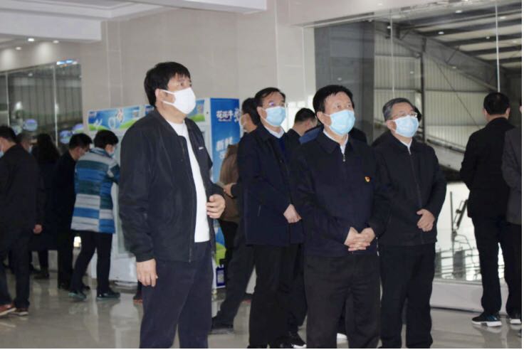 平頂山市委書記周斌一行蒞臨花花牛乳業(yè)集團 魯山瑞亞牧業(yè)有限公司調(diào)研疫情防控和復(fù)工復(fù)產(chǎn)情況 平頂山市委書記周斌一行蒞臨花花牛乳業(yè)集團 魯山瑞亞牧業(yè)有限公司調(diào)研疫情防控和復(fù)工復(fù)產(chǎn)情況